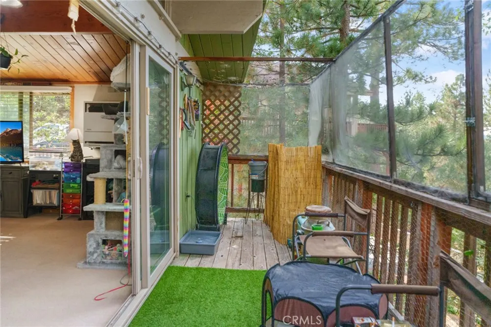 32892 Lone Pine Running Springs, CA 92382