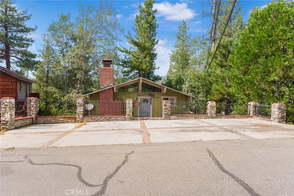 32892 Lone Pine Running Springs, CA 92382
