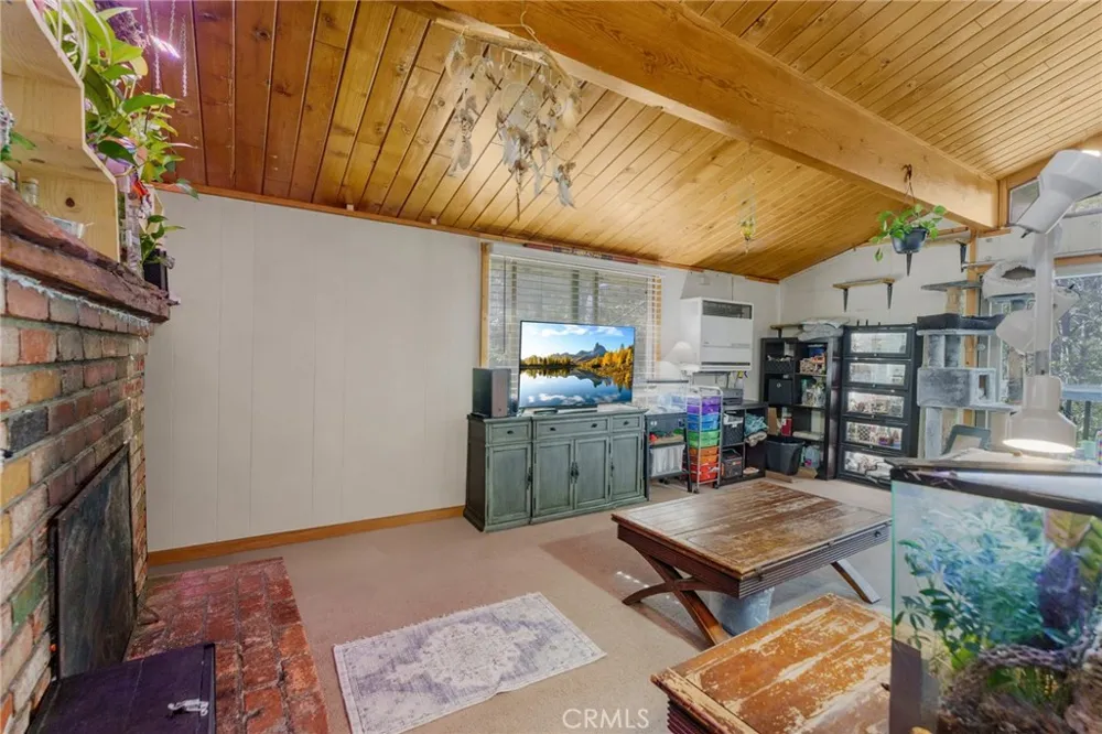 32892 Lone Pine Running Springs, CA 92382
