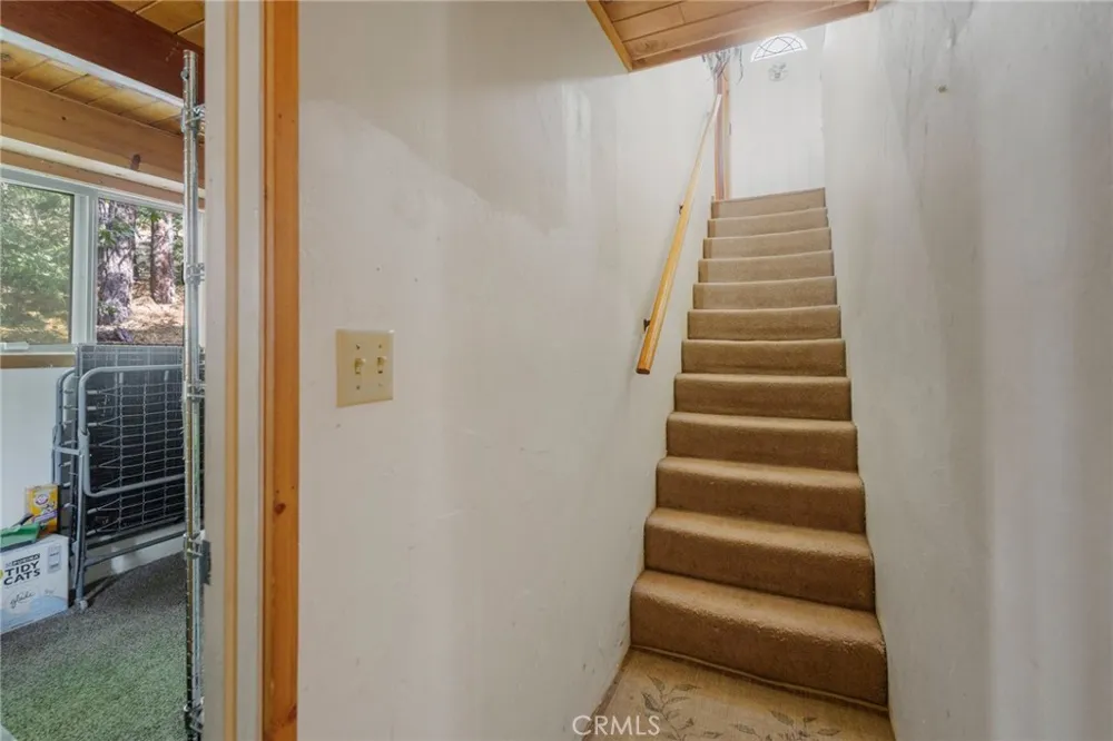 32892 Lone Pine Running Springs, CA 92382