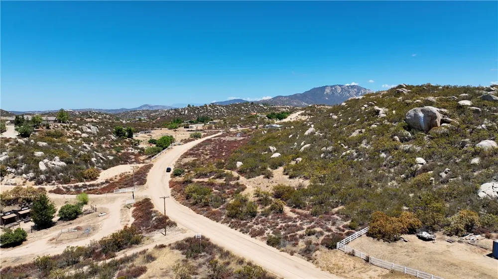 714 Rolling Hills Drive Aguanga, CA 92536