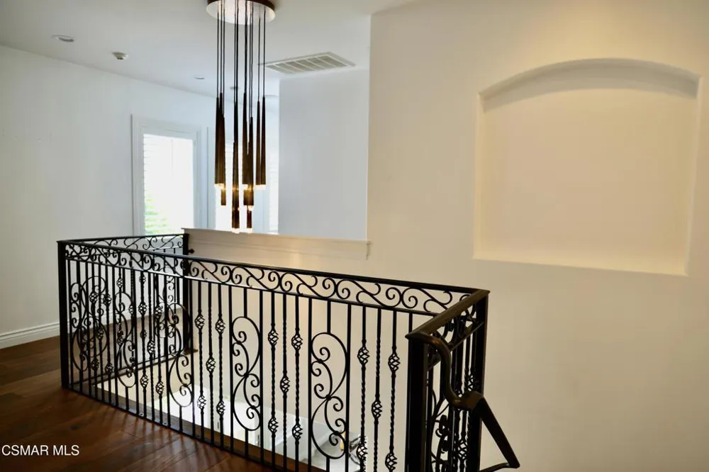 6072 Mandeville Place Oak Park, CA 91377