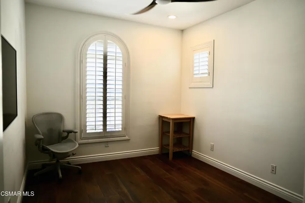 6072 Mandeville Place Oak Park, CA 91377