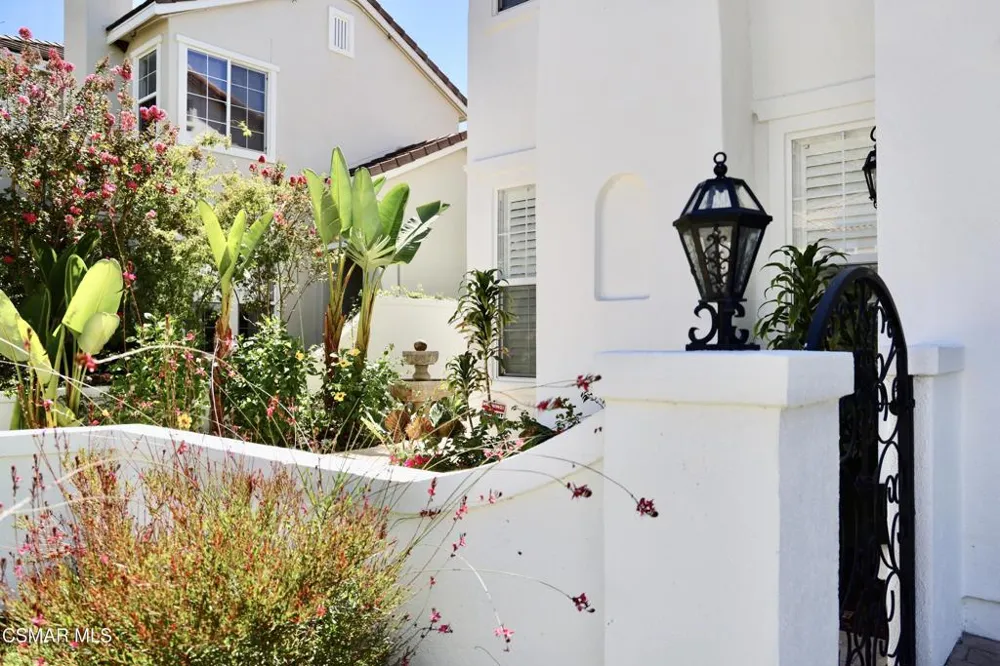 6072 Mandeville Place Oak Park, CA 91377