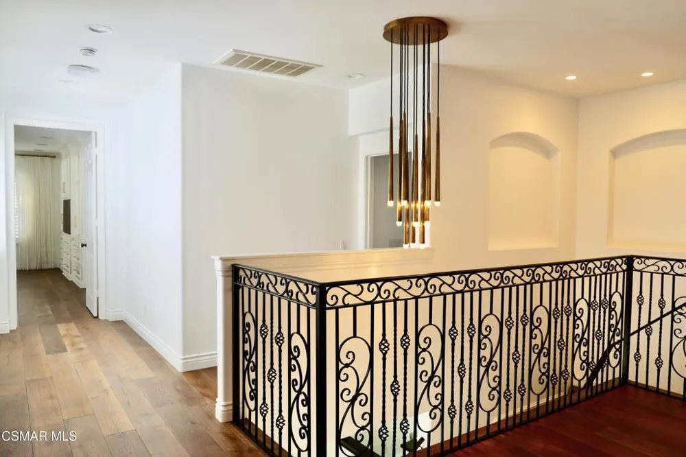6072 Mandeville Place Oak Park, CA 91377