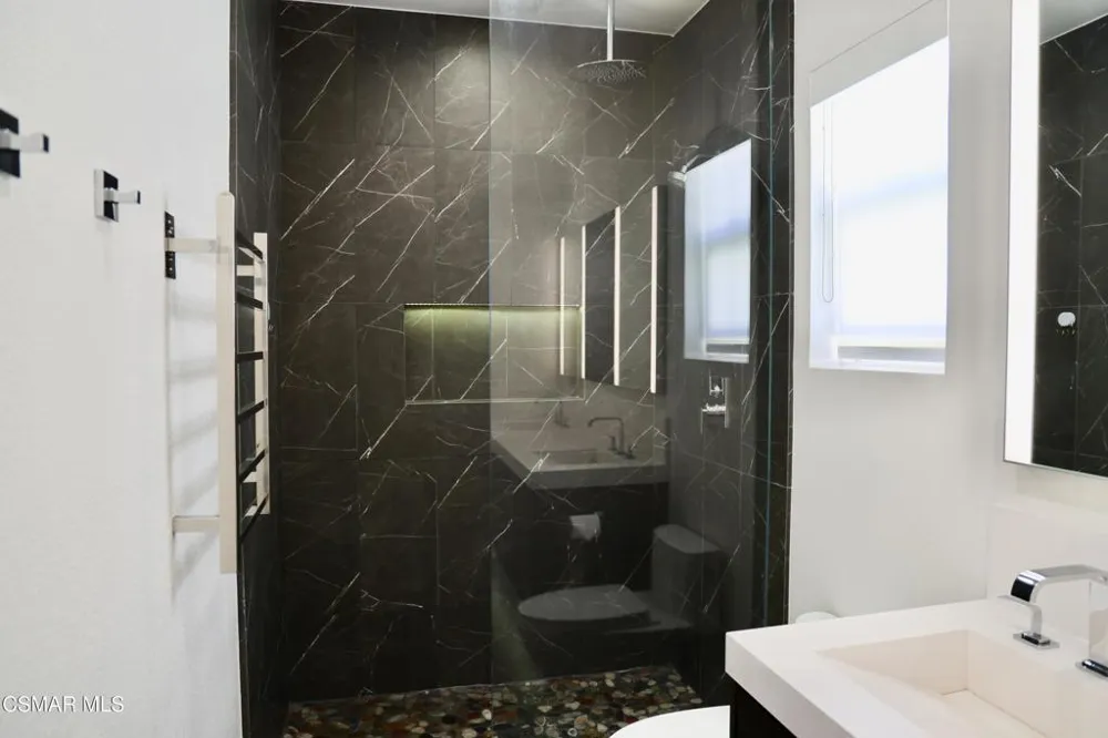 6072 Mandeville Place Oak Park, CA 91377