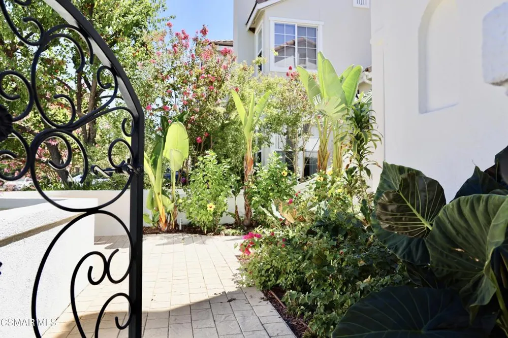 6072 Mandeville Place Oak Park, CA 91377