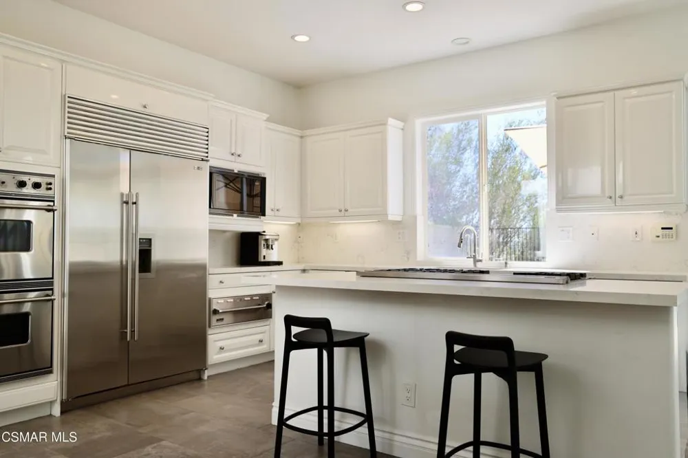 6072 Mandeville Place Oak Park, CA 91377