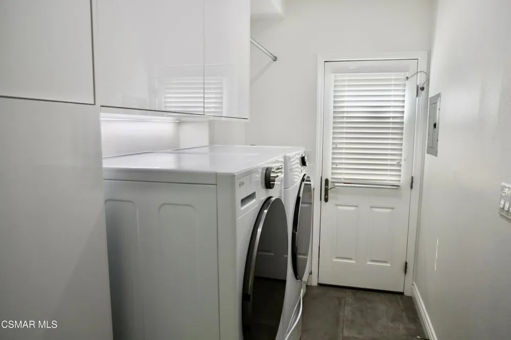 6072 Mandeville Place Oak Park, CA 91377