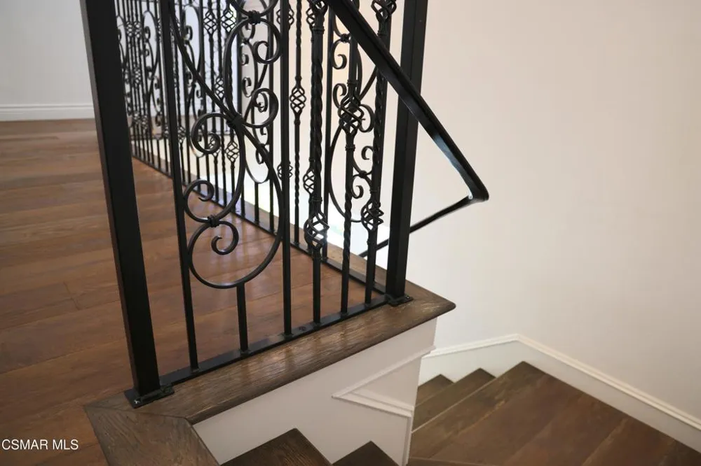 6072 Mandeville Place Oak Park, CA 91377