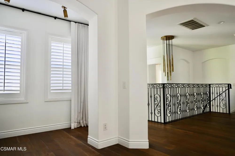 6072 Mandeville Place Oak Park, CA 91377