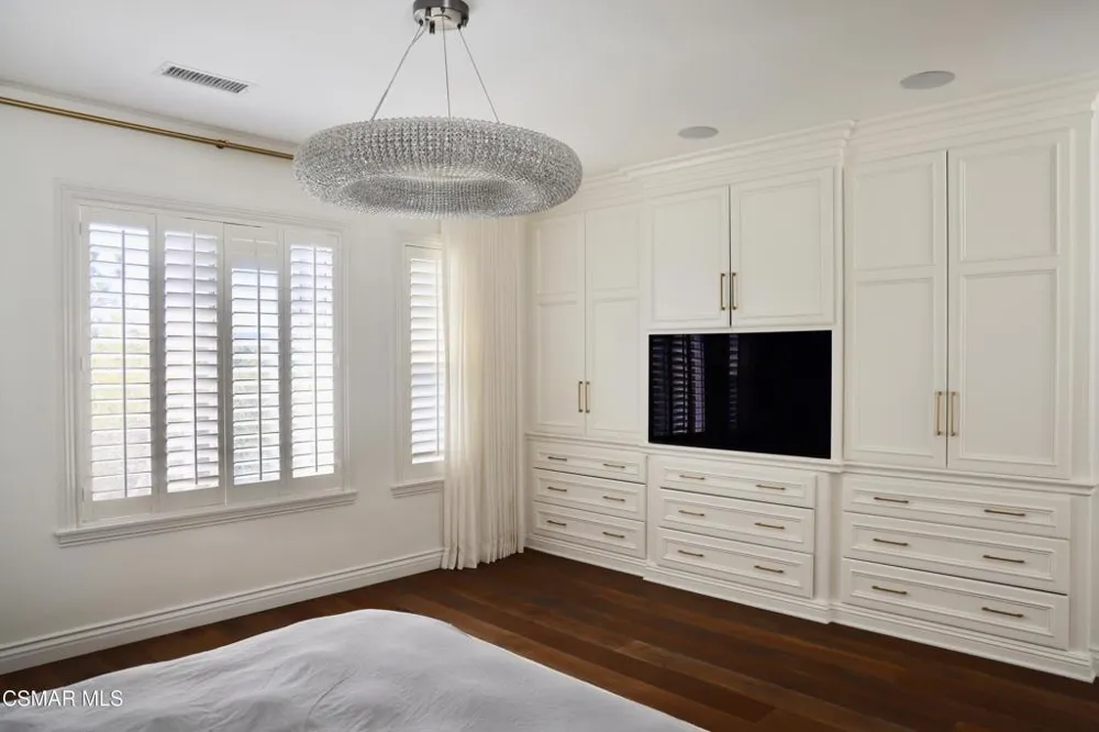 6072 Mandeville Place Oak Park, CA 91377