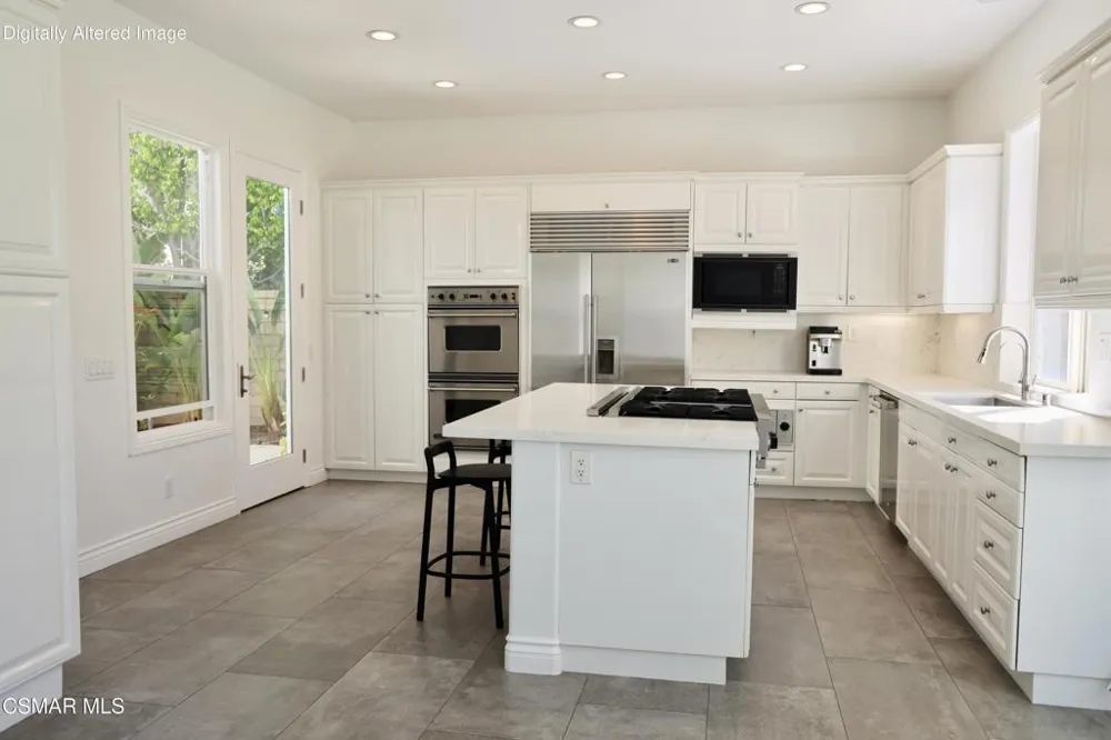 6072 Mandeville Place Oak Park, CA 91377