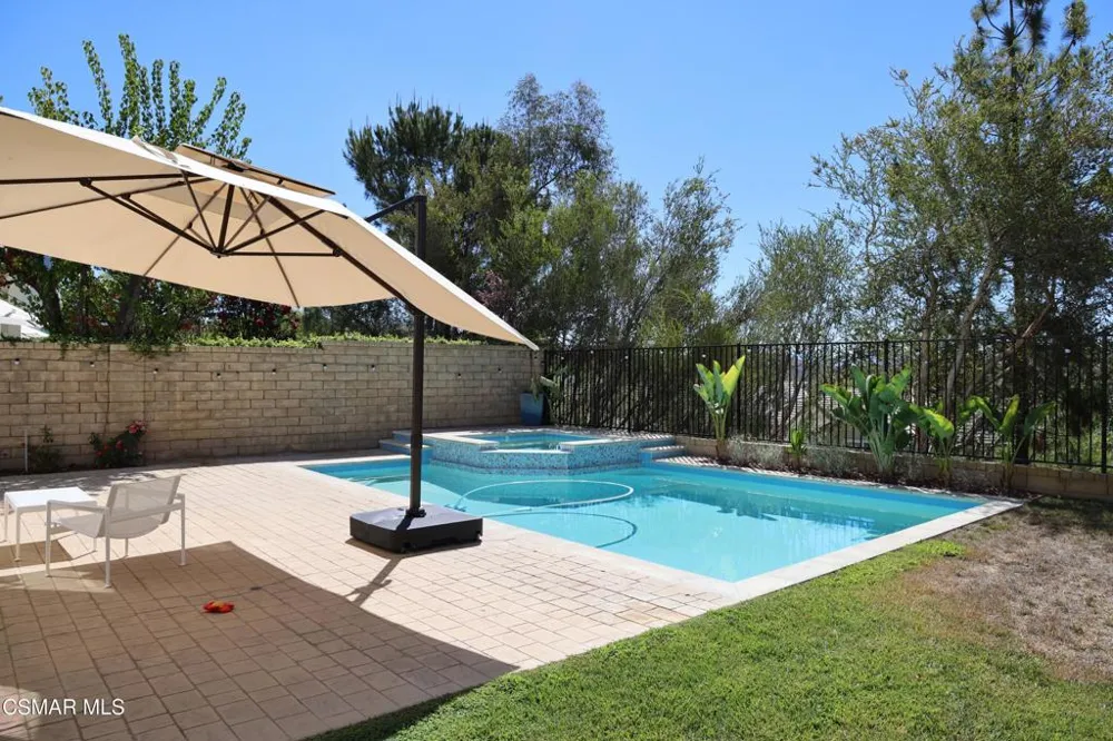 6072 Mandeville Place Oak Park, CA 91377