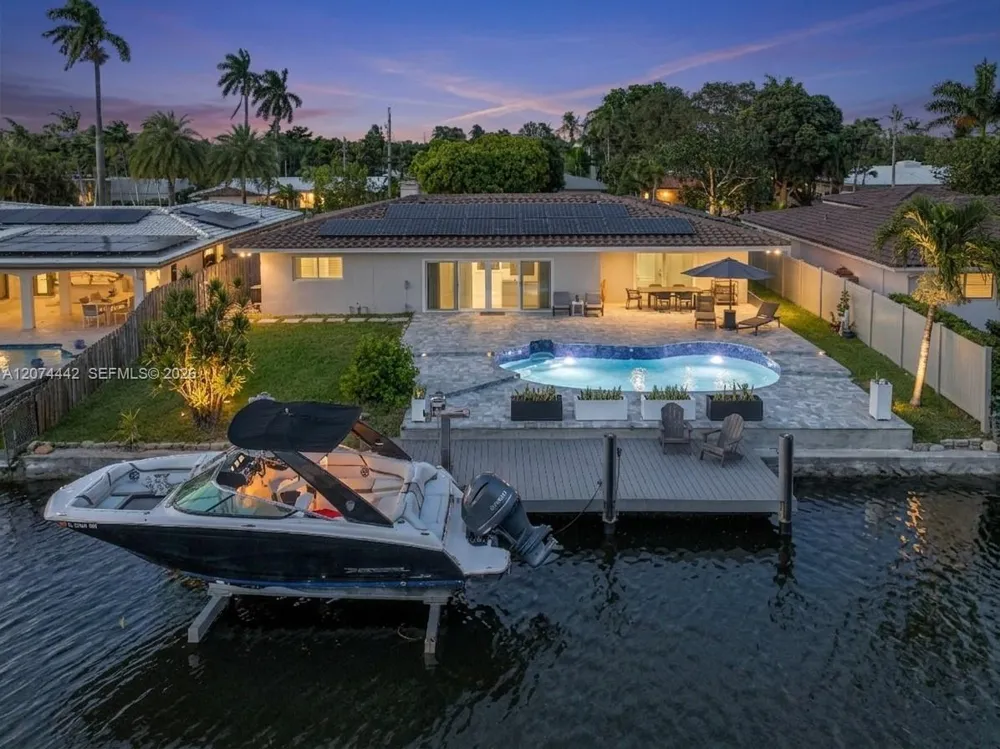 2225 NE 16th Ave Wilton Manors, FL 33305