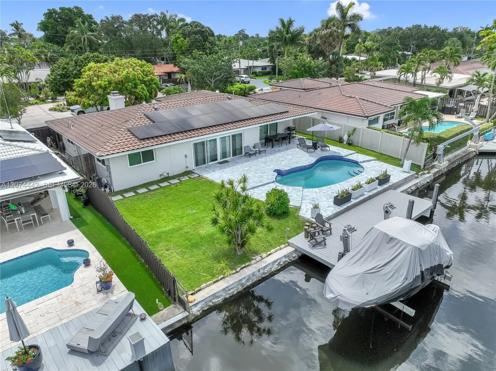 2225 NE 16th Ave Wilton Manors, FL 33305