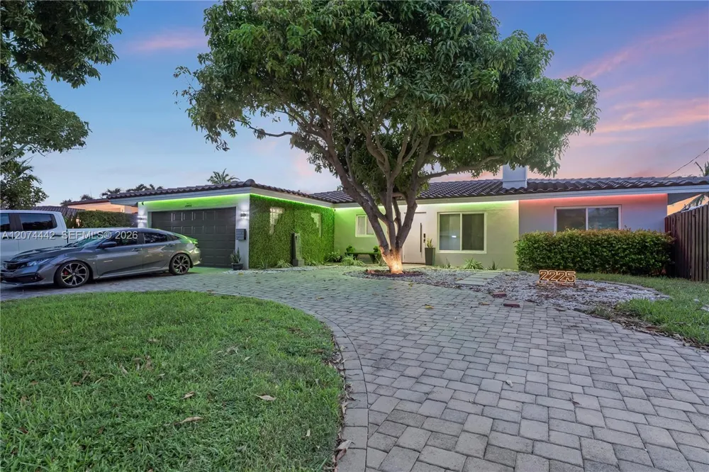 2225 NE 16th Ave Wilton Manors, FL 33305
