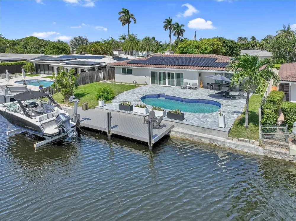 2225 NE 16th Ave Wilton Manors, FL 33305