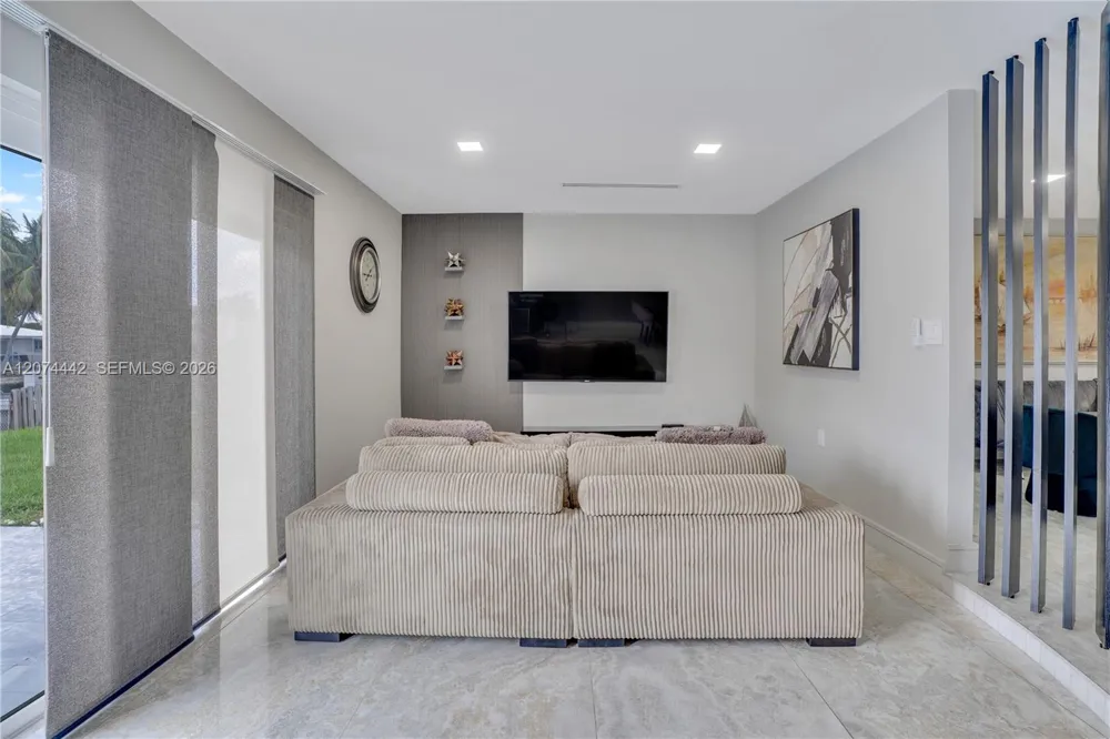 2225 NE 16th Ave Wilton Manors, FL 33305