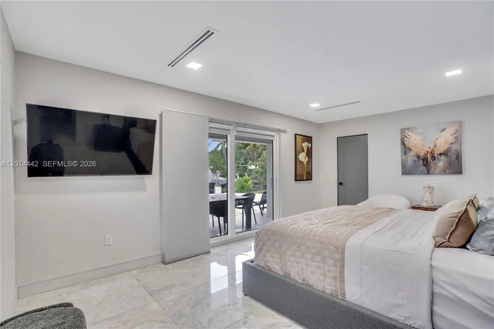 2225 NE 16th Ave Wilton Manors, FL 33305