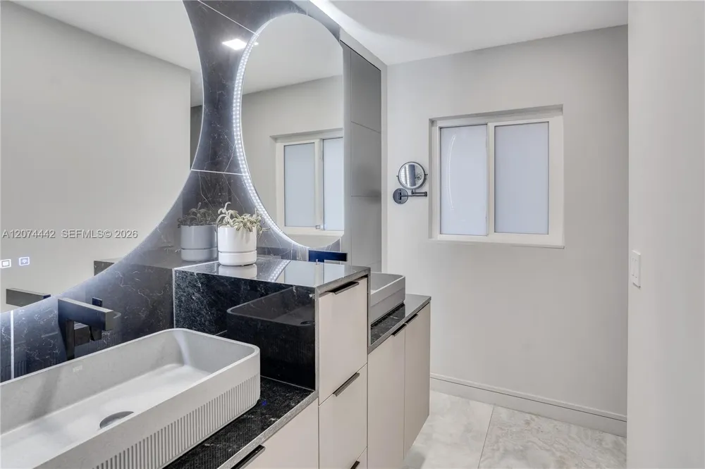 2225 NE 16th Ave Wilton Manors, FL 33305