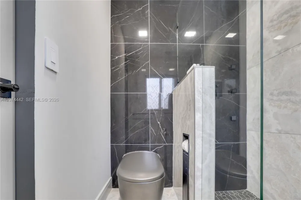 2225 NE 16th Ave Wilton Manors, FL 33305