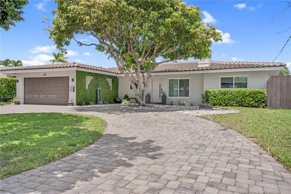 2225 NE 16th Ave Wilton Manors, FL 33305