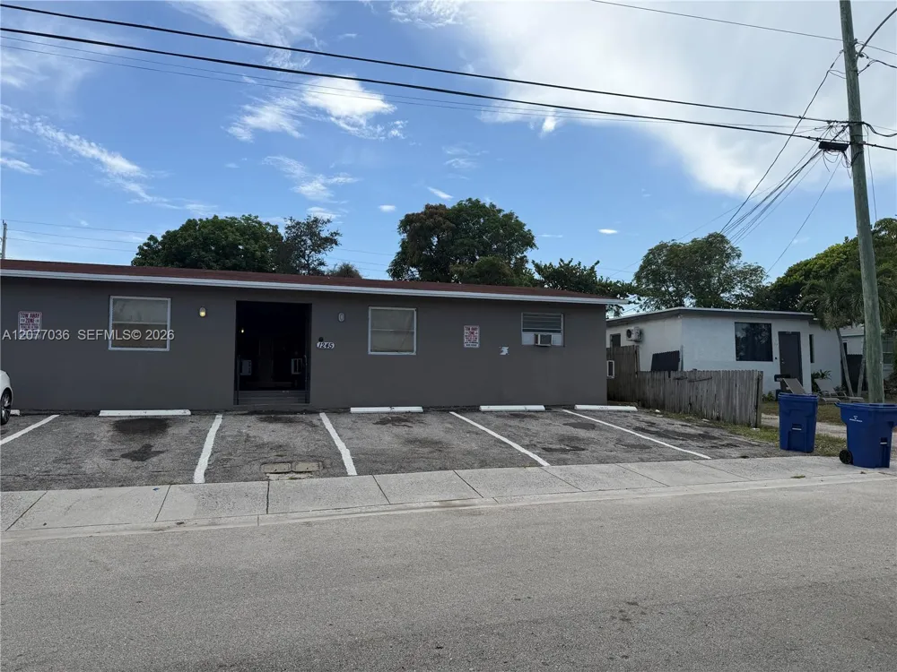 1245 W 35th St #2 Riviera Beach, FL 33404