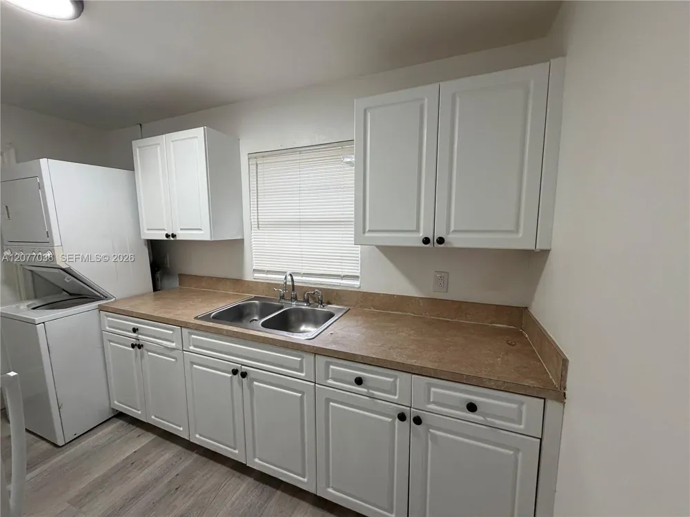 1245 W 35th St #2 Riviera Beach, FL 33404