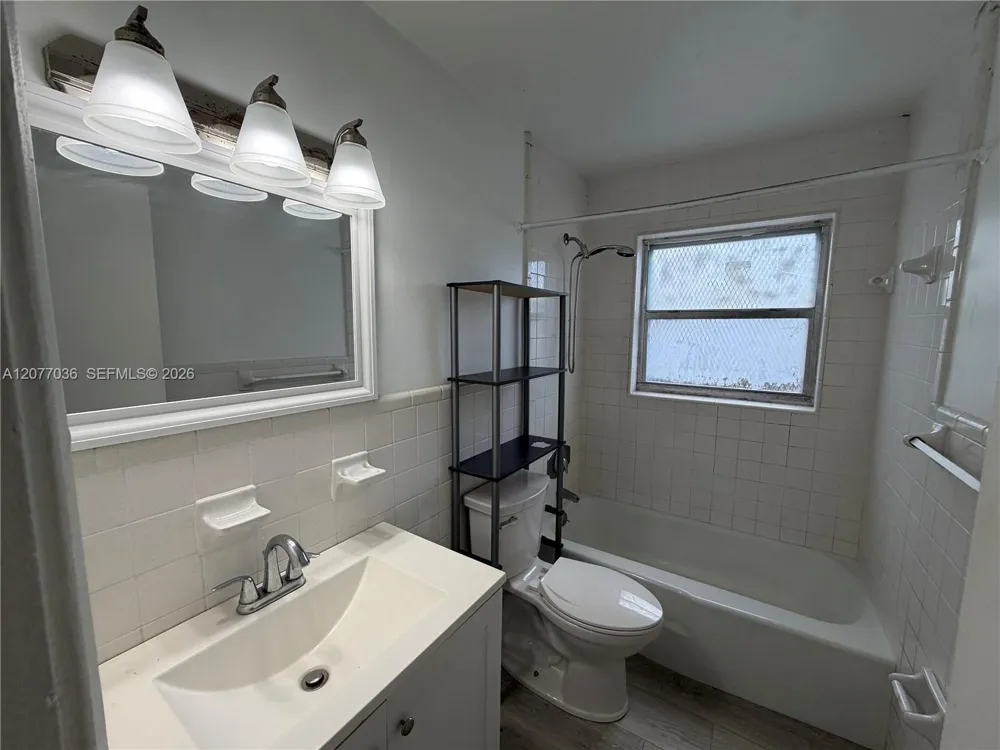 1245 W 35th St #2 Riviera Beach, FL 33404