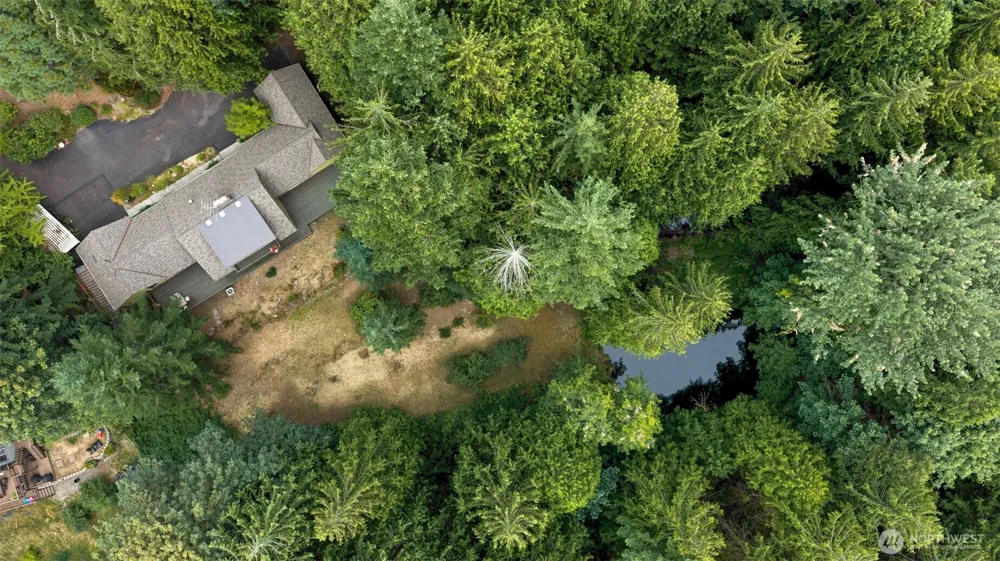 25235 SE Mirrormont Drive Issaquah, WA 98027