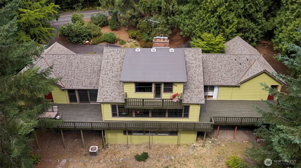 25235 SE Mirrormont Drive Issaquah, WA 98027