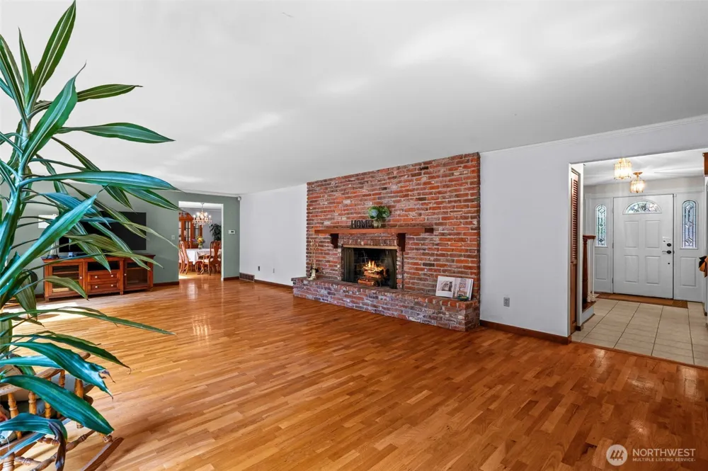 25235 SE Mirrormont Drive Issaquah, WA 98027