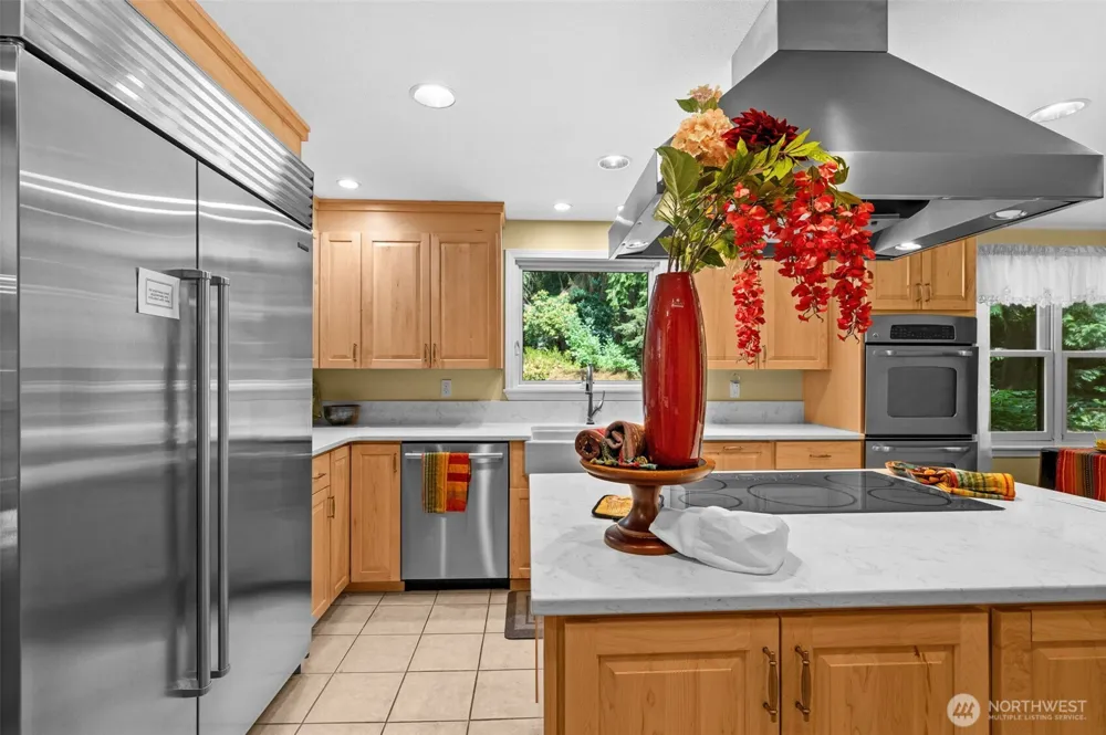 25235 SE Mirrormont Drive Issaquah, WA 98027