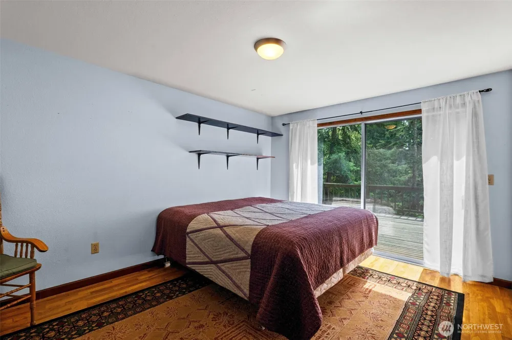 25235 SE Mirrormont Drive Issaquah, WA 98027
