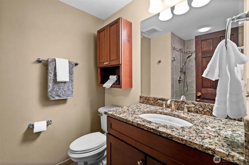 25235 SE Mirrormont Drive Issaquah, WA 98027