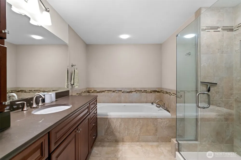 25235 SE Mirrormont Drive Issaquah, WA 98027