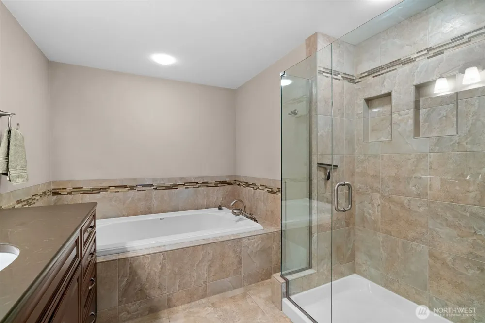 25235 SE Mirrormont Drive Issaquah, WA 98027