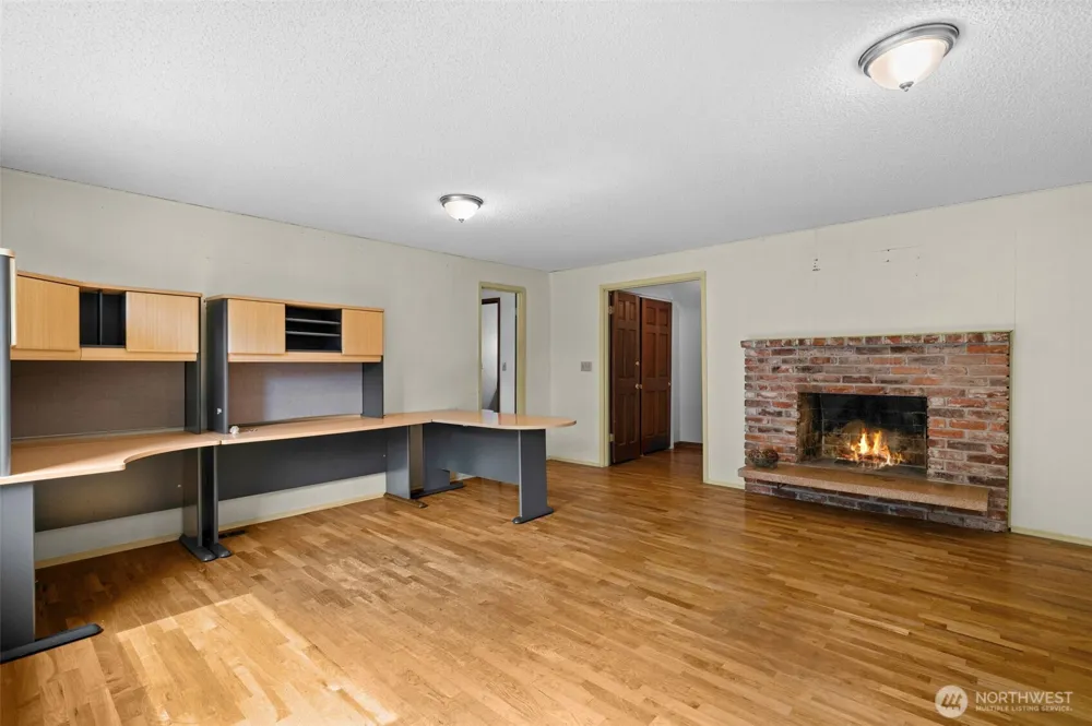 25235 SE Mirrormont Drive Issaquah, WA 98027