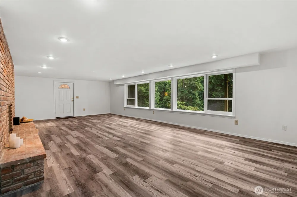 25235 SE Mirrormont Drive Issaquah, WA 98027