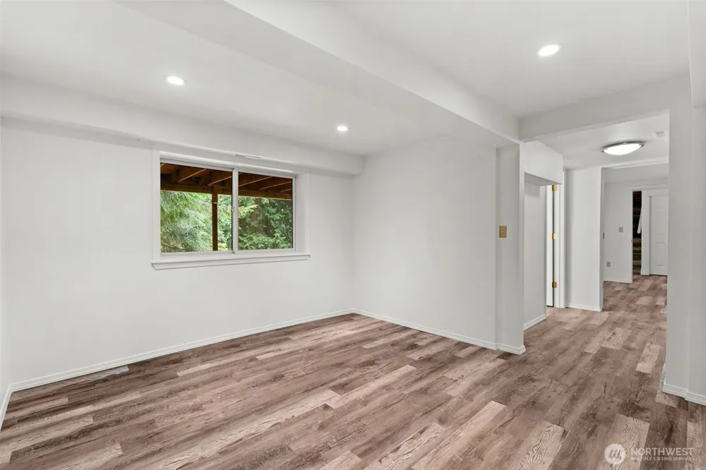 25235 SE Mirrormont Drive Issaquah, WA 98027