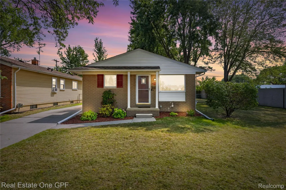 22316 Carolina Street St Clair Shores City, MI 48080