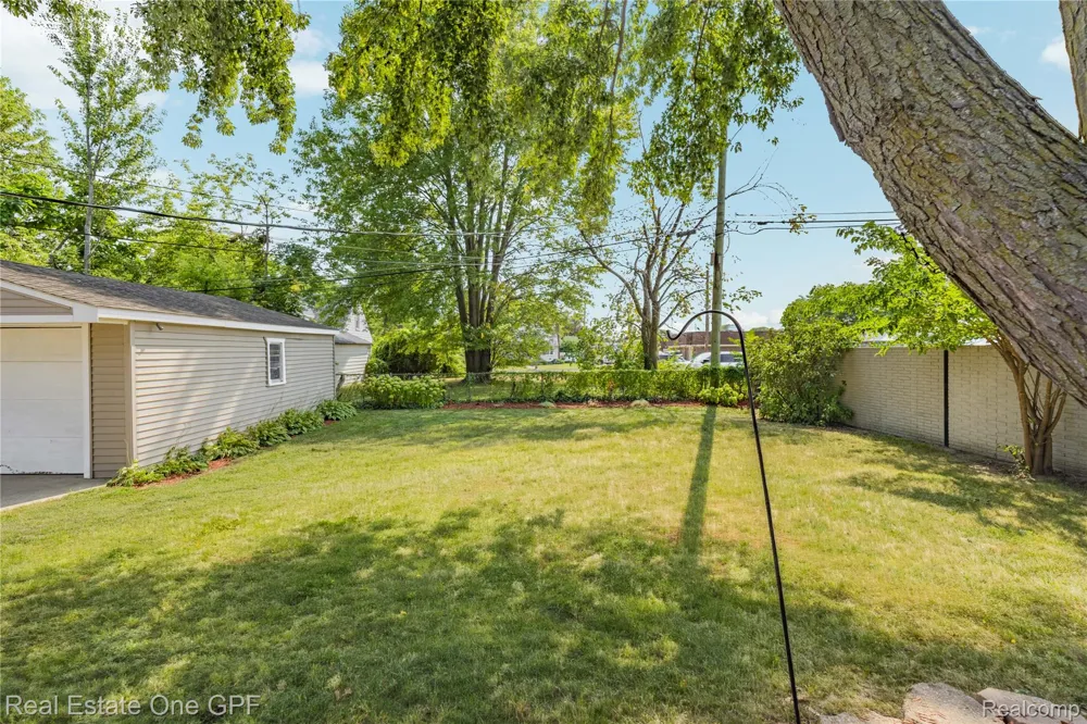 22316 Carolina Street St Clair Shores City, MI 48080