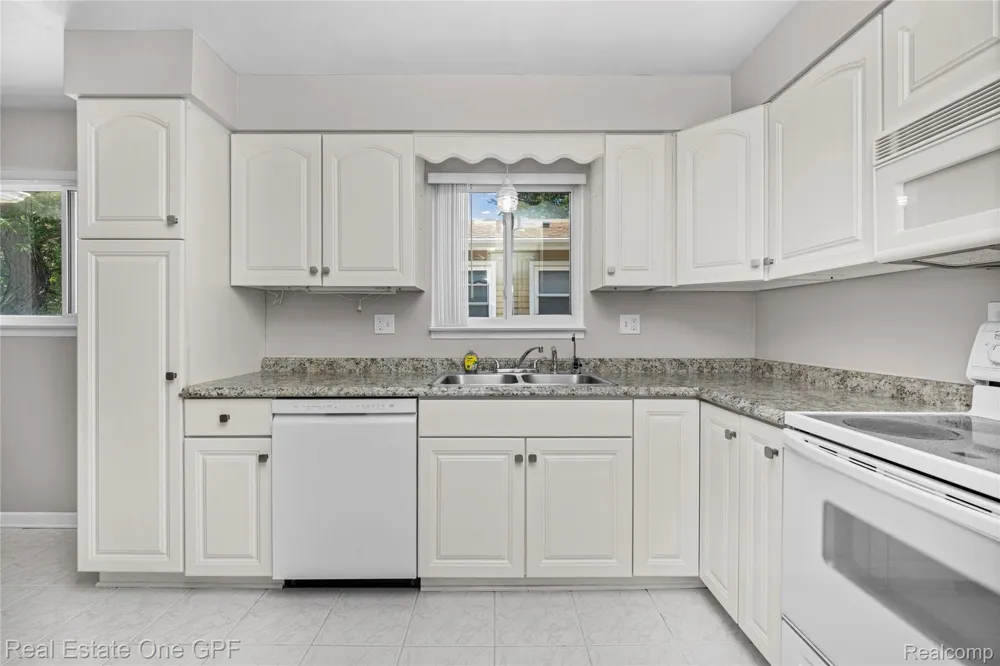 22316 Carolina Street St Clair Shores City, MI 48080