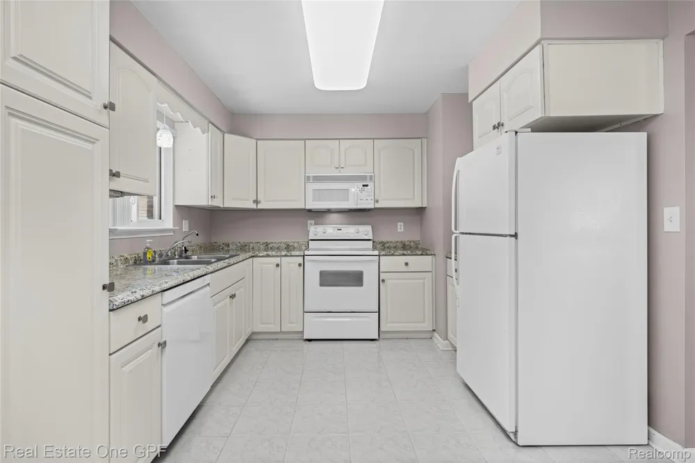 22316 Carolina Street St Clair Shores City, MI 48080