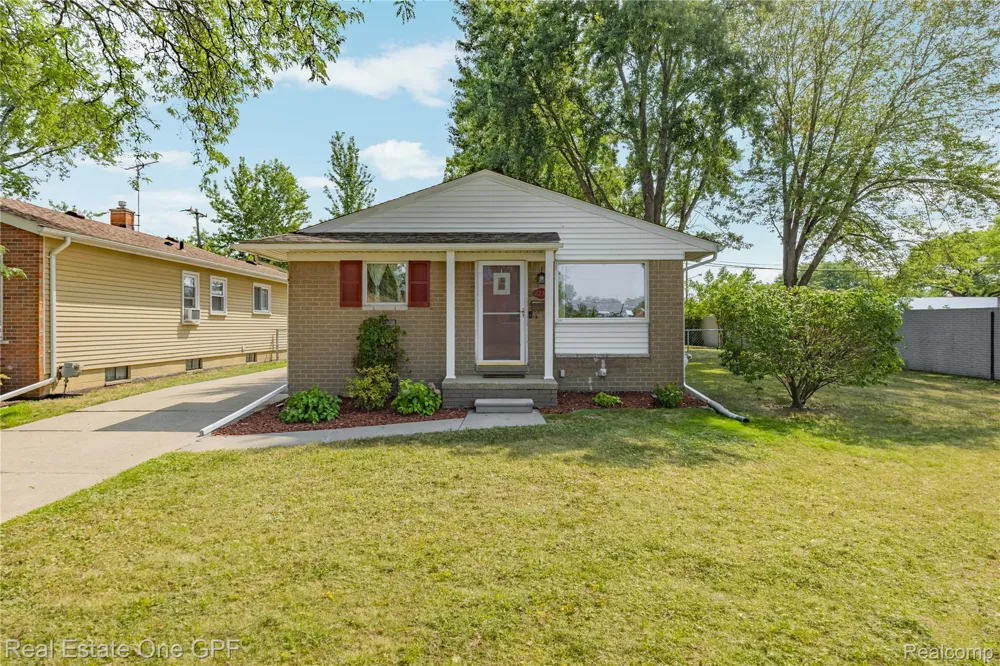 22316 Carolina Street St Clair Shores City, MI 48080