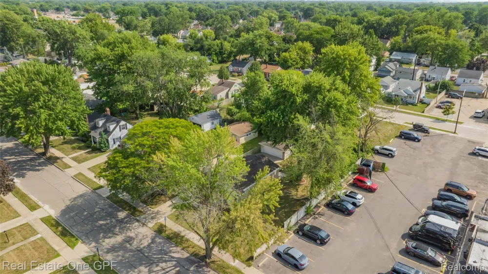 22316 Carolina Street St Clair Shores City, MI 48080