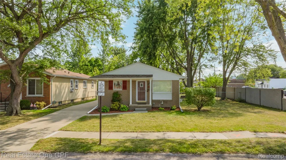 22316 Carolina Street St Clair Shores City, MI 48080