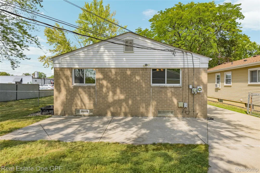 22316 Carolina Street St Clair Shores City, MI 48080