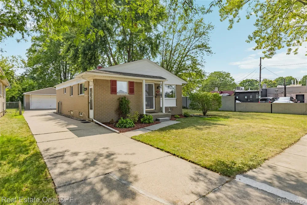22316 Carolina Street St Clair Shores City, MI 48080